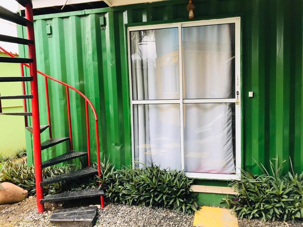 HOSTEL Suítes Containers Araquari Exteriér fotografie